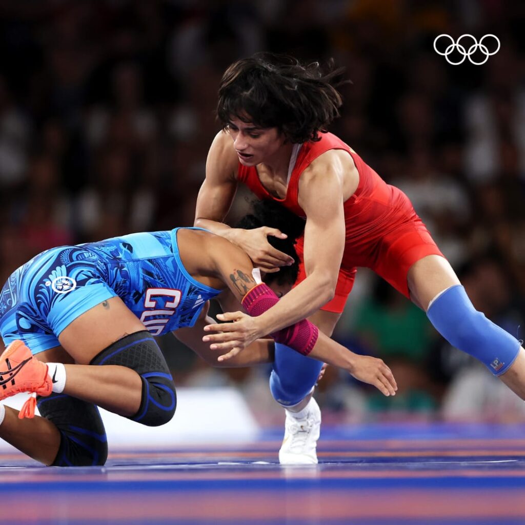 Vinesh Phogat: विनेश फोगटला रौप्यपदक मिळणार? कुस्तीच्या नियमातील ‘ही’ त्रुटी विनेशच्या प्रकरणाला देणार वळण