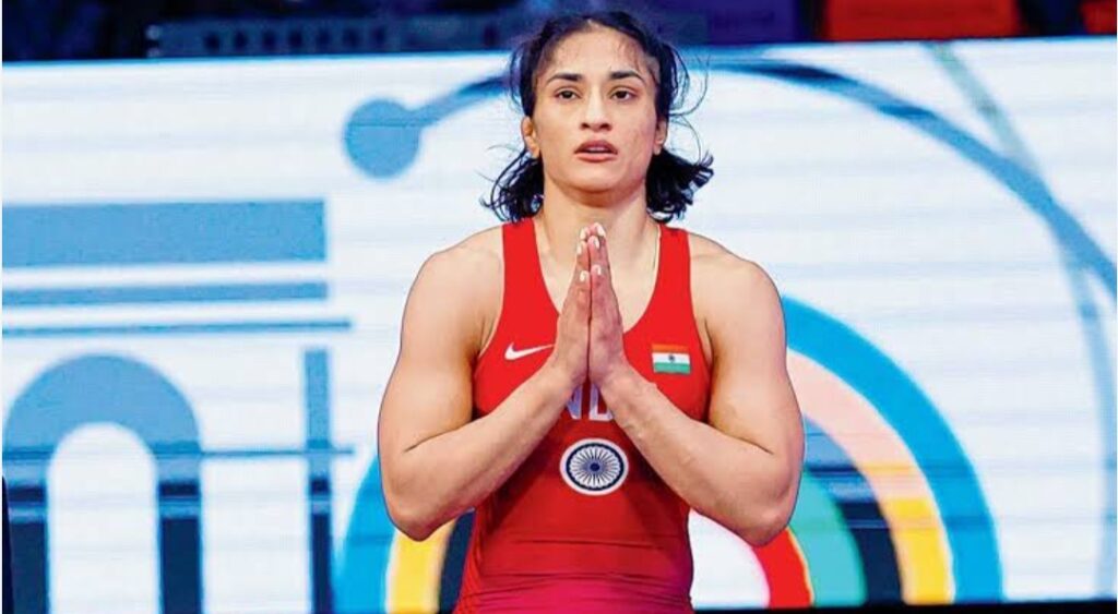 Vinesh Phogat : विनेश फोगटनं कमाल केली, पाऊण तासात दोन पैलवान चितपट, ऑलिम्पिकच्या सेमी फायनलमध्ये धडक